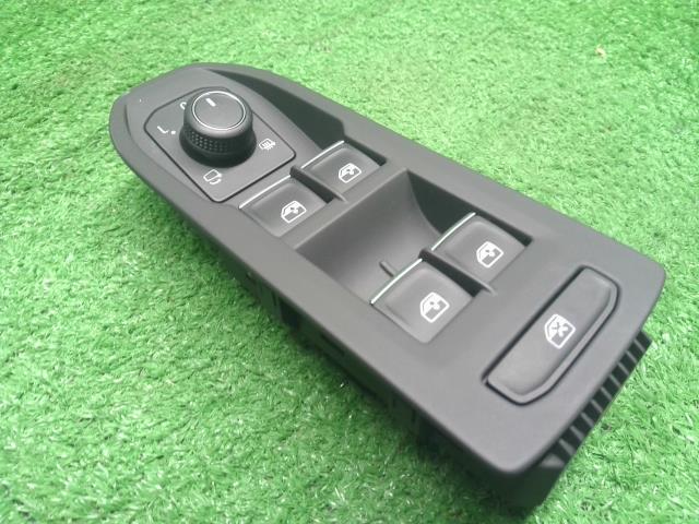 【中古】VW ゴルフヴァリアント 3AA-CDDLAV パワーウインドウ PWスイッチ  自社品番250502