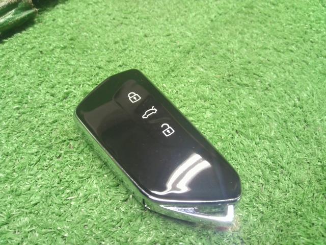 【中古】VW ゴルフヴァリアント 3AA-CDDLAV キーレスリモコン スマートキー  自社品番250502
