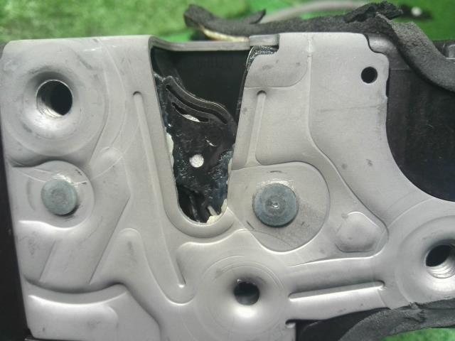 【中古】VW ゴルフヴァリアント 3AA-CDDLAV 右フロントドアロック  自社品番250502