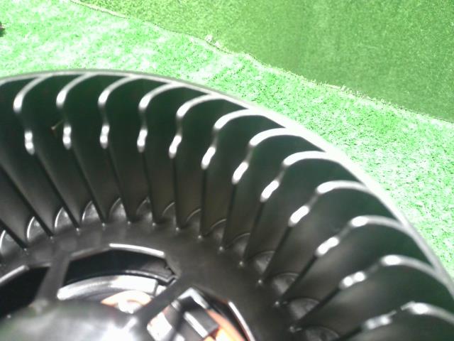 【中古】VW ゴルフヴァリアント 3AA-CDDLAV ヒーターブロアモーター  自社品番250502