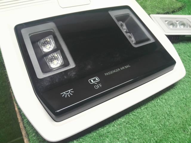 【中古】VW ゴルフヴァリアント 3AA-CDDLAV ルームランプ  自社品番250502