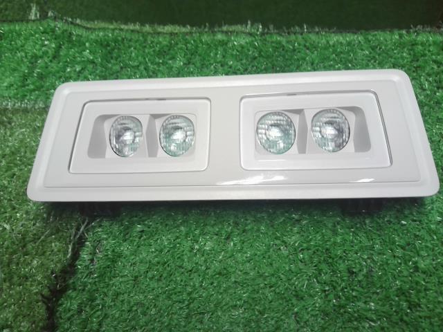 【中古】VW ゴルフヴァリアント 3AA-CDDLAV ルームランプ  自社品番250502