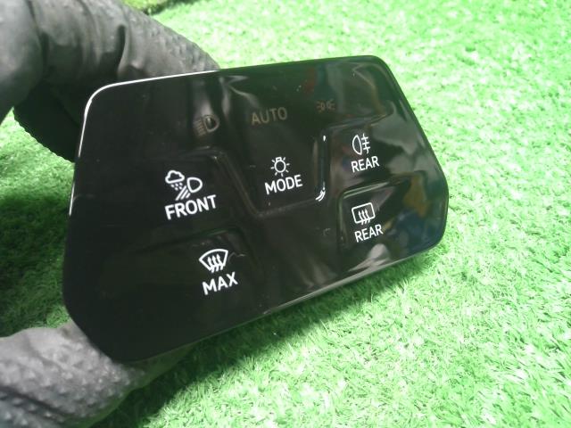 【中古】VW ゴルフヴァリアント 3AA-CDDLAV ヘッドランプ ライトスイッチ   自社品番250502