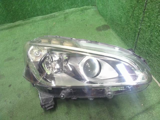 【中古】プジョー 208 ABA-A9HN01 右ヘッドランプ ライト  自社品番250503