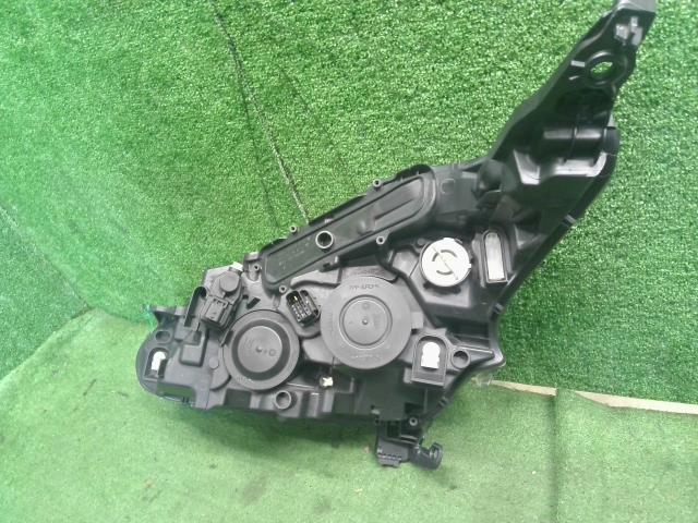 【中古】プジョー 208 ABA-A9HN01 右ヘッドランプ ライト  自社品番250503