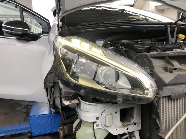 【中古】プジョー 208 ABA-A9HN01 右ヘッドランプ ライト  自社品番250503