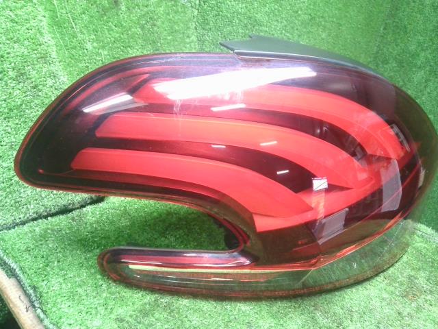 【中古】プジョー 208 ABA-A9HN01 左テールランプ  自社品番250503