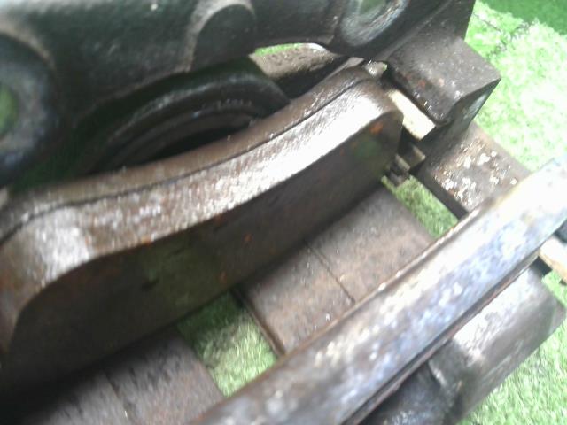 【中古】プジョー 208 ABA-A9HN01 右フロントキャリパー  自社品番250503