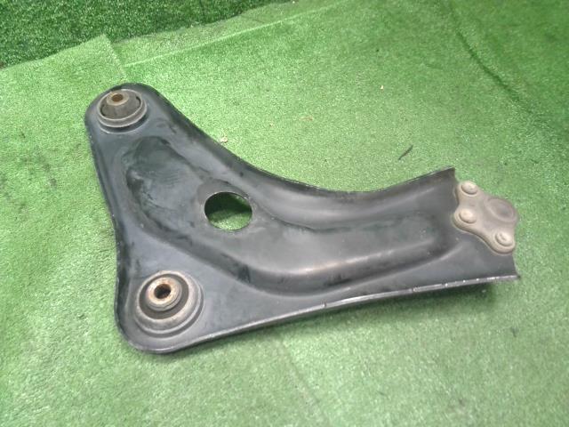 【中古】プジョー 208 ABA-A9HN01 右 フロント ロアアーム  自社品番250503