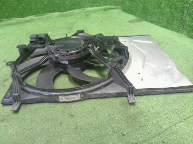 【中古】プジョー 208 ABA-A9HN01 電動ファン シュラウド   自社品番250503