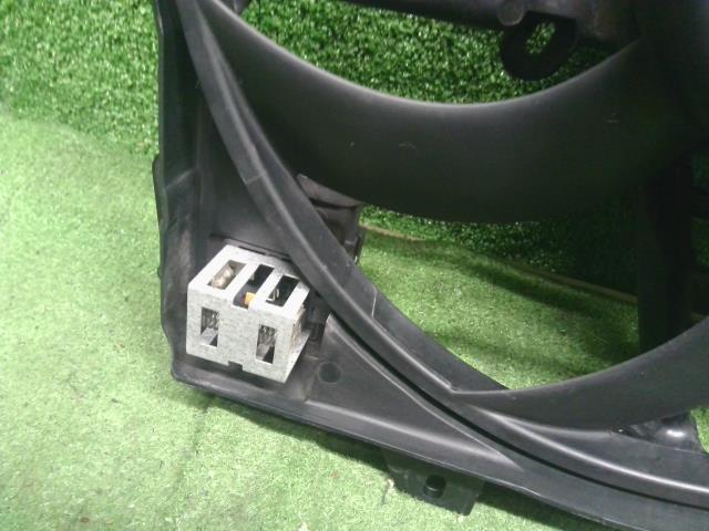 【中古】プジョー 208 ABA-A9HN01 電動ファン シュラウド   自社品番250503