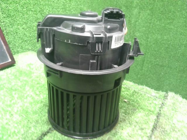 【中古】プジョー 208 ABA-A9HN01 ヒーターブロアモーター  自社品番250503
