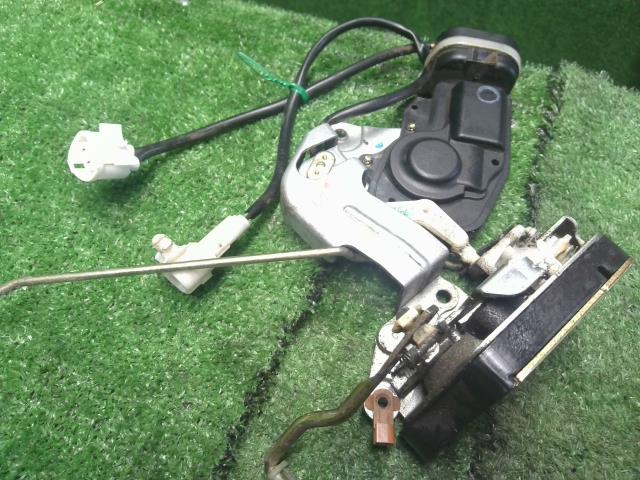 【中古】ハイゼット GD-S210V 右フロントドアロック 69310-97506 自社品番250505 W09