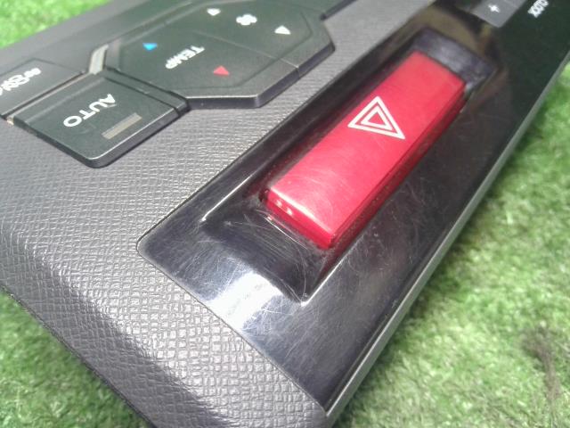 【中古】ステップワゴン DBA-RK1 エアコン AC スイッチパネル 79602-SZX-941ZA 自社品番250507 NH737M