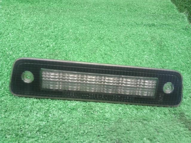 【中古】ミニキャブミーブ ZAB-U67V ハイマウントストップランプ 8334A120 自社品番250511 W37