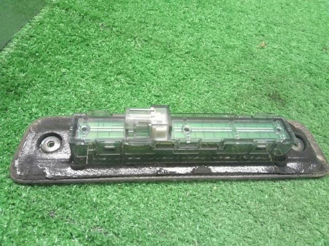 【中古】ミニキャブミーブ ZAB-U67V ハイマウントストップランプ 8334A120 自社品番250511 W37