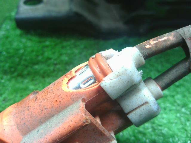 【中古】ミニキャブミーブ ZAB-U67V　エアコンコンプレッサー　Ａ／Ｃコンプレッサー 7813A470  自社品番250511 W37