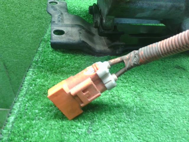 【中古】ミニキャブミーブ ZAB-U67V　エアコンコンプレッサー　Ａ／Ｃコンプレッサー 7813A470  自社品番250511 W37