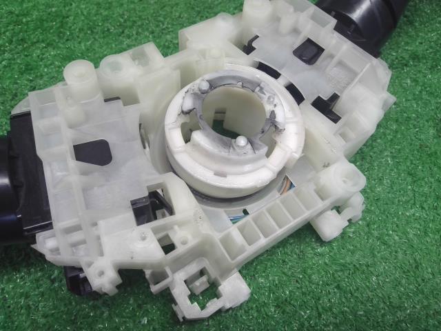 【中古】ミニキャブミーブ ZAB-U67V ディマースイッチ ワイパー　ウインカー　レバー　コンビネーション　スイッチ 8600A826　 自社品番250511 W37