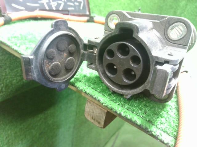 【中古】ミニキャブミーブ ZAB-U67V 充電ポート ケーブル 9499B471  自社品番250511 W37