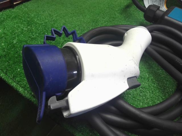 【中古】ミニキャブミーブ ZAB-U67V 充電ケーブル 9499B157  自社品番250511 W37