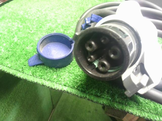 【中古】ミニキャブミーブ ZAB-U67V 充電ケーブル 9499B157  自社品番250511 W37