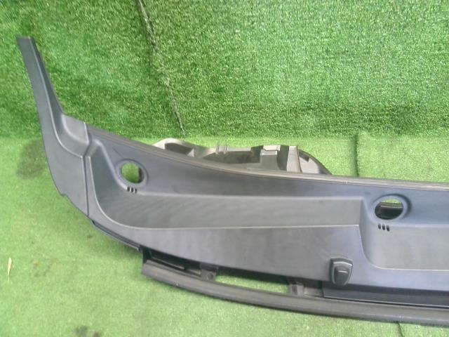 【中古】ムーヴ DBA-LA160S カウルトップパネル 55708-B2261 自社品番250523 S28