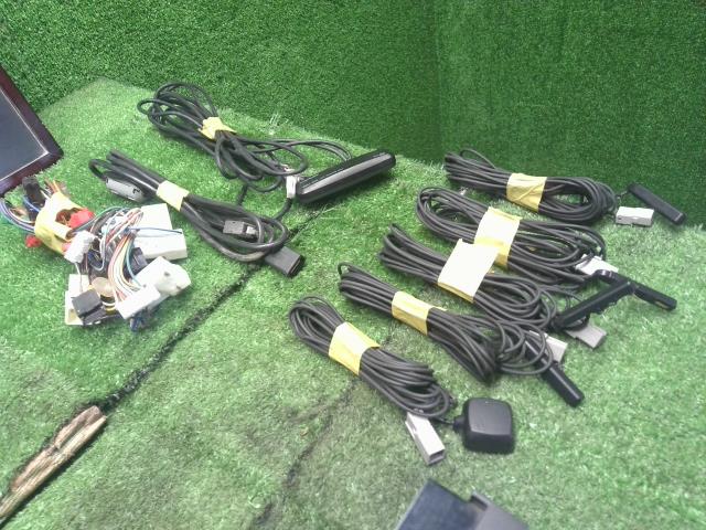 【中古】タント DBA-LA600S カーナビゲーション　アルパイン　ロックあり  自社品番250524 S28