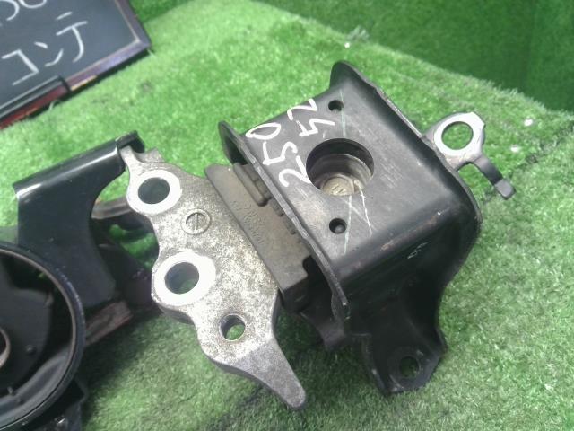 【中古】ムーヴコンテ DBA-L585S エンジンマウント 12306-B2031 自社品番250527 B69