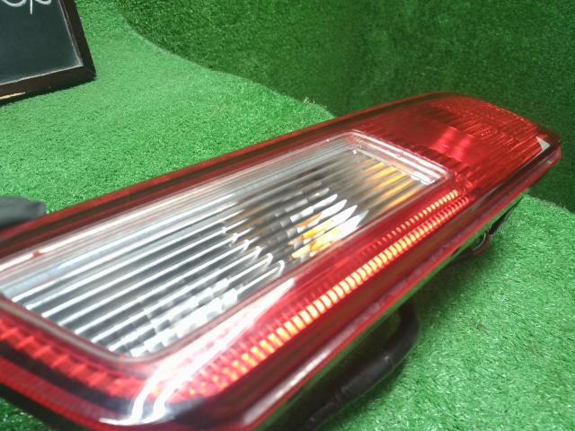 【中古】アルト DBA-HA36S 右テールランプ 35650-74P00 自社品番250528 Z7T