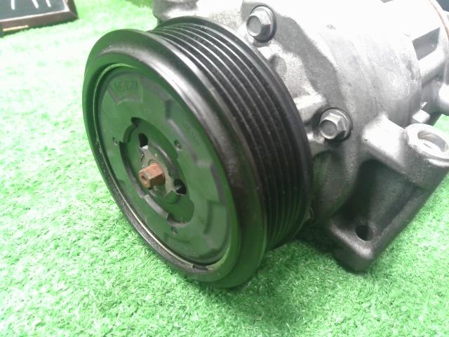 【中古】アウディ A4 DBA-8KCDN Ａ／Ｃコンプレッサー  自社品番250541