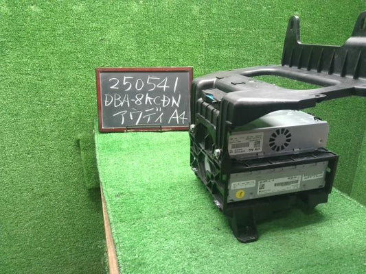 【中古】アウディ A4 DBA-8KCDN オーディオアンプ  自社品番250541