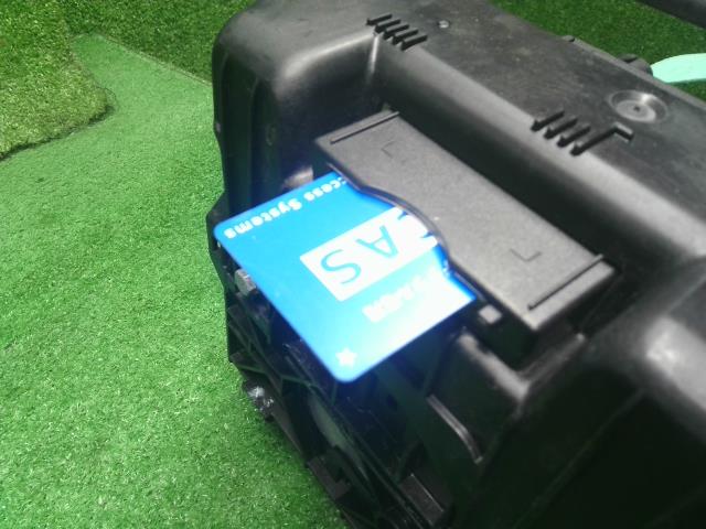 【中古】アウディ A4 DBA-8KCDN オーディオアンプ  自社品番250541