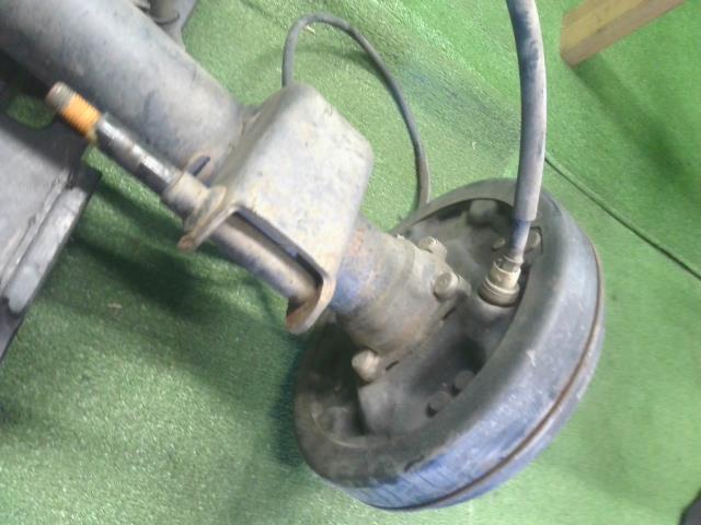 【中古】ミニキャブ GBD-U62T リアアクスル デフホーシング　3711A219 自社品番250543 W37