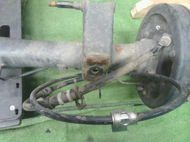 【中古】ミニキャブ GBD-U62T リアアクスル デフホーシング　3711A219 自社品番250543 W37