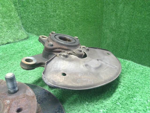 【中古】ミニキャブ GBD-U62T 右フロント　ナックル　ハブ　 MR353693 自社品番250543 W37