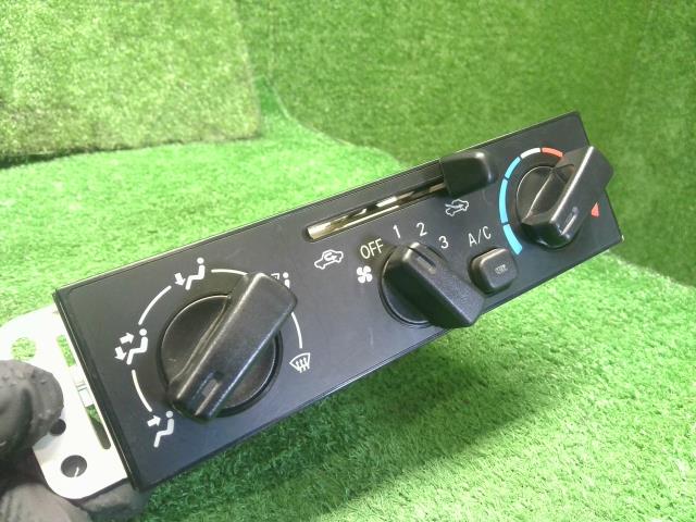 【中古】ミニキャブ GBD-U62T エアコン　スイッチ　Ａ／Ｃスイッチパネル 7820A253 自社品番250543 W37