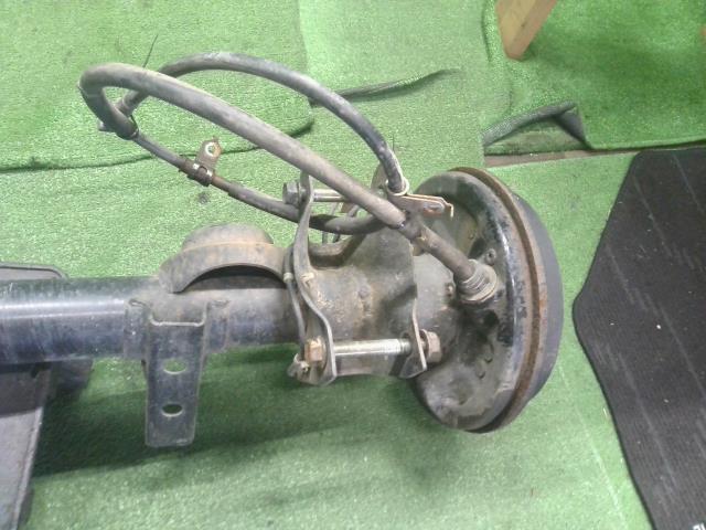 【中古】エブリィ TE-DA62V リアアクスルホーシング　デフホーシング 46510-61HB1 自社品番250545