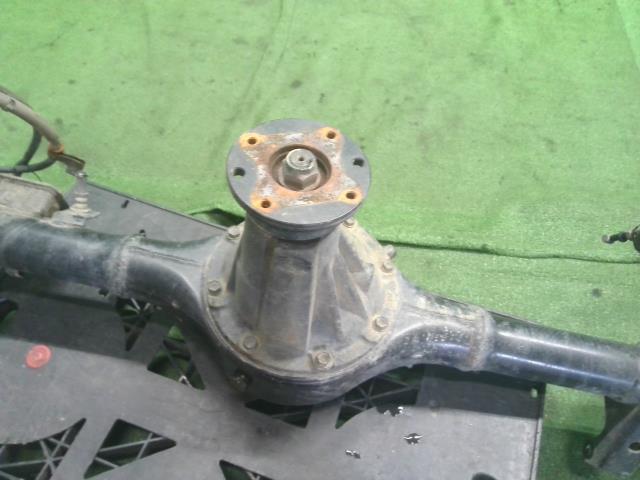 【中古】エブリィ TE-DA62V リアアクスルホーシング　デフホーシング 46510-61HB1 自社品番250545