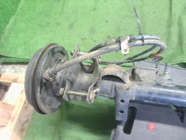 【中古】エブリィ TE-DA62V リアアクスルホーシング　デフホーシング 46510-61HB1 自社品番250545