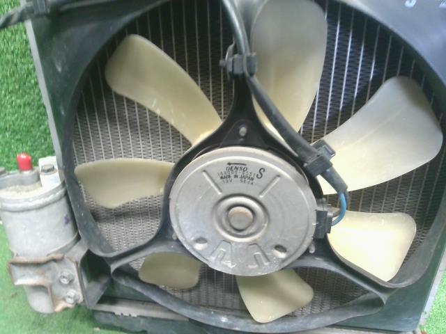 【中古】アルト LA-HA23S ラジエーター 電動ファン 17700-83G00 自社品番250547 ZA4