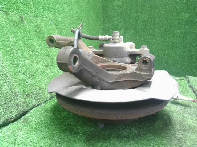 【中古】アルト LA-HA23S 左フロントナックルハブ　助手席側 45150-76810 自社品番250547 ZA4