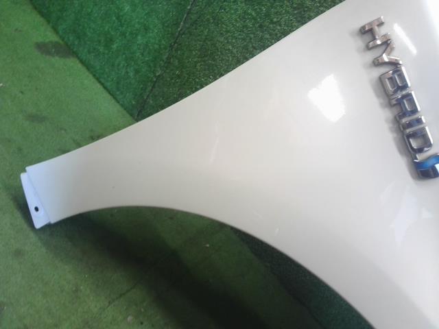 【中古】プリウス DAA-ZVW30 右フロントフェンダー　運転席側 53801-47050 自社品番250554 070