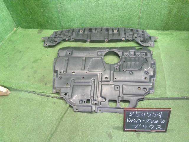【中古】プリウス DAA-ZVW30 エンジンアンダーカバー 51410-12101 自社品番250554 070