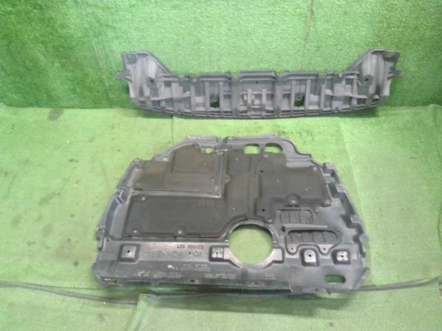 【中古】プリウス DAA-ZVW30 エンジンアンダーカバー 51410-12101 自社品番250554 070
