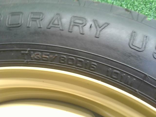 【中古】プリウス DAA-ZVW30 スペアタイヤ 16インチ 42611-20840 自社品番250554 070