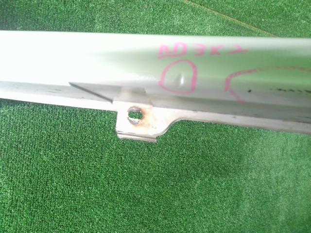 【中古】タント DBA-L375S 左サイドステップ スポイラー　サイドシル　助手席側 75854-B2090-A0 自社品番250555