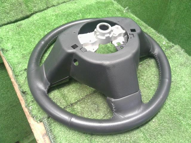 【中古】タント DBA-L375S ステアリングホイール ハンドル 45102-B2160-B0 自社品番250555 W24