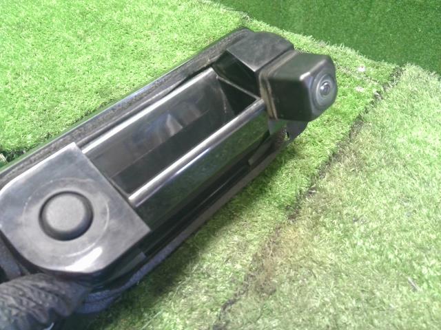 【中古】タント DBA-LA610S リアゲート バックドア アウターハンドル カメラ付 86795-B2130,69023-B2200 自社品番250557 X07