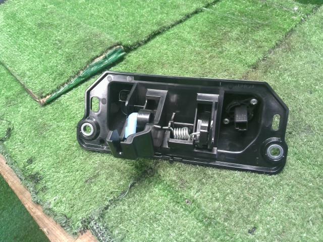 【中古】タント DBA-LA610S リアゲート バックドア アウターハンドル カメラ付 86795-B2130,69023-B2200 自社品番250557 X07